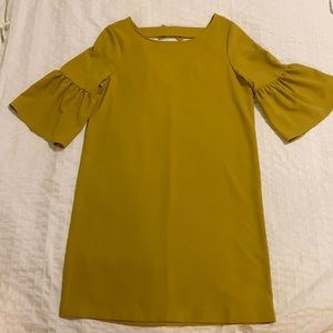 Boutique small dress with bow on the back— EUC barely worn. Size small/2